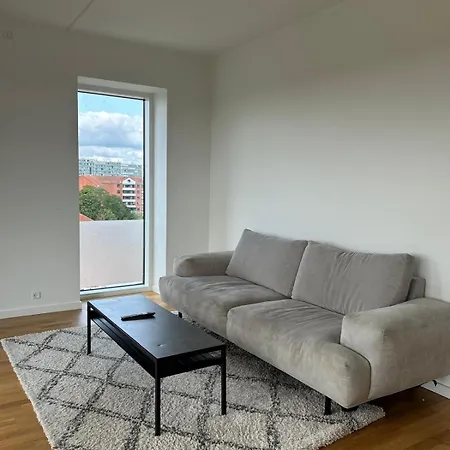 Apartment Modern By And Metro